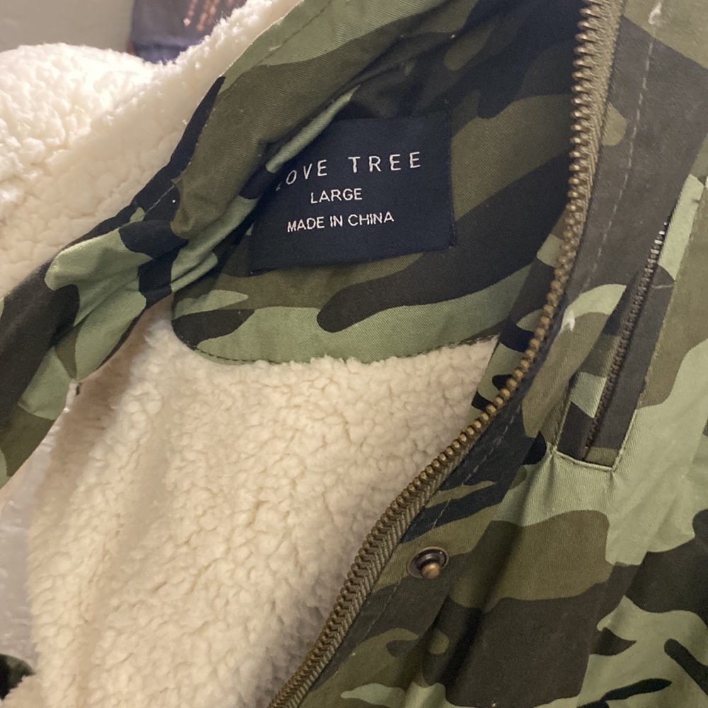 Amy camo vest hoodie size Large - Picture 5 of 7